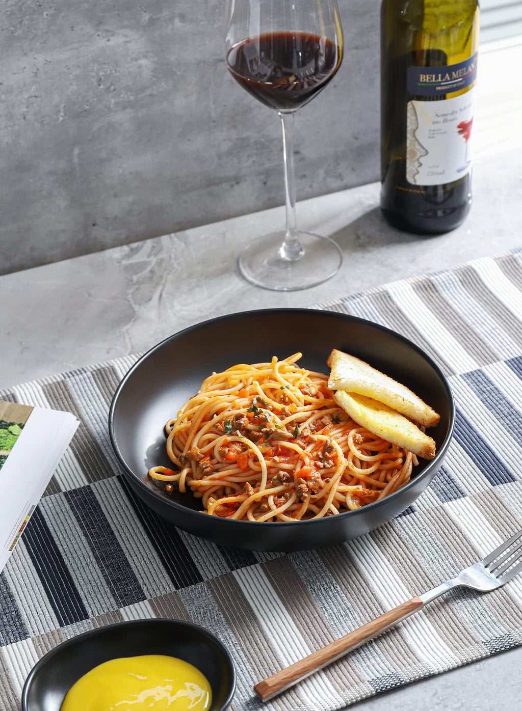 Matte Black Porcelain Pasta Bowls Set of 4 N15272